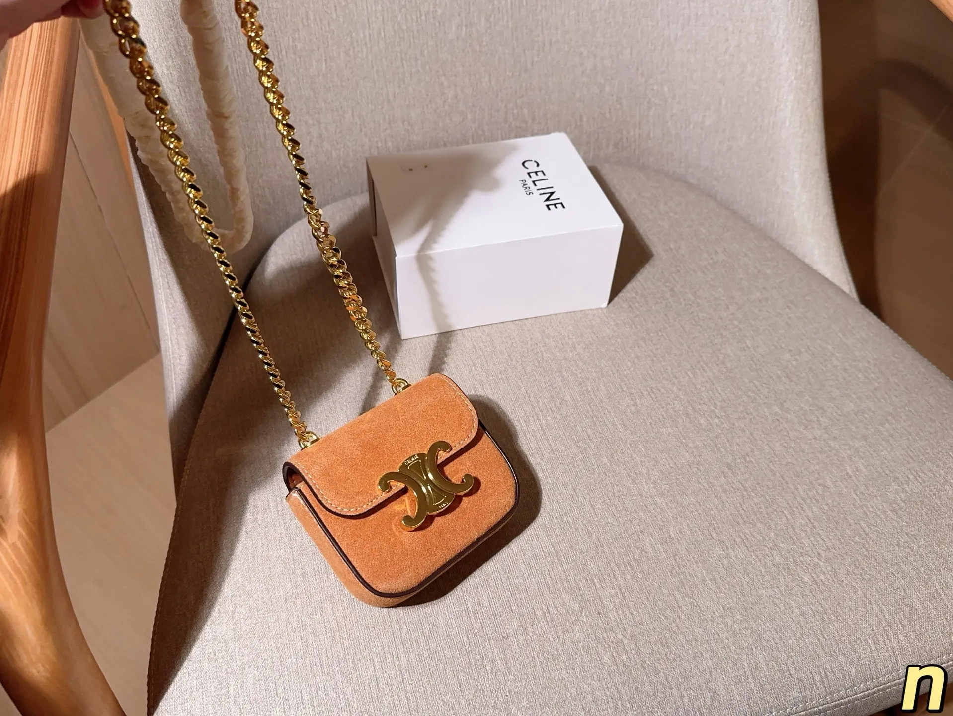 💰130 Celine/赛琳 麂皮绒凯旋门nano 斜挎包 mini链条包 尺寸:11×9×4 礼盒包装🎁