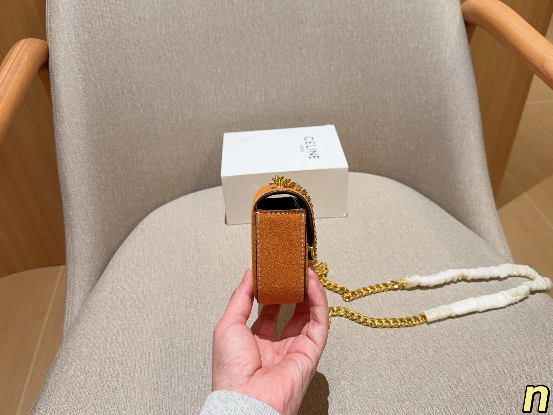 💰130 Celine/赛琳 麂皮绒凯旋门nano 斜挎包 mini链条包 尺寸:11×9×4 礼盒包装🎁