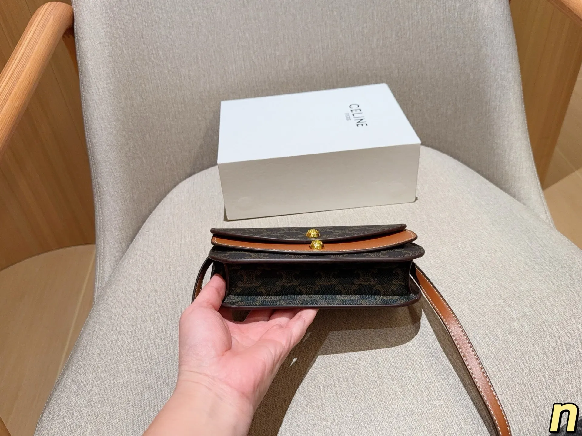 💰140 CELINE赛琳 新款双层woc经典老花斜挎信封包~ 尺寸20×13×5 礼盒包装🎁