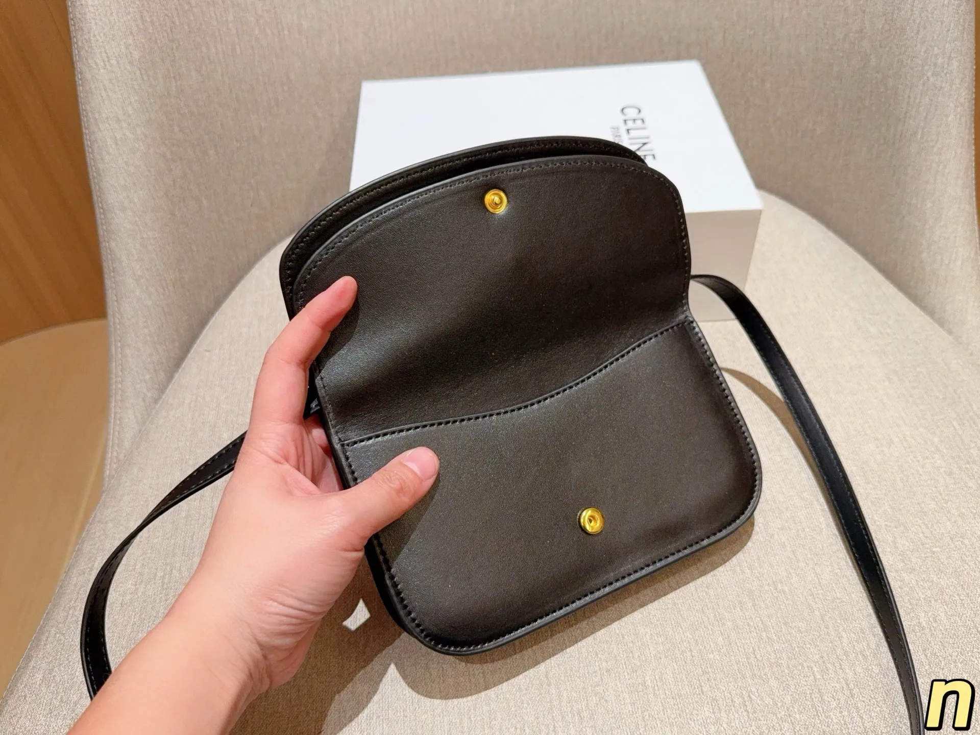 💰140 CELINE赛琳 新款双层woc斜挎信封包～ 尺寸20&times;13&times;5 礼盒包装🎁