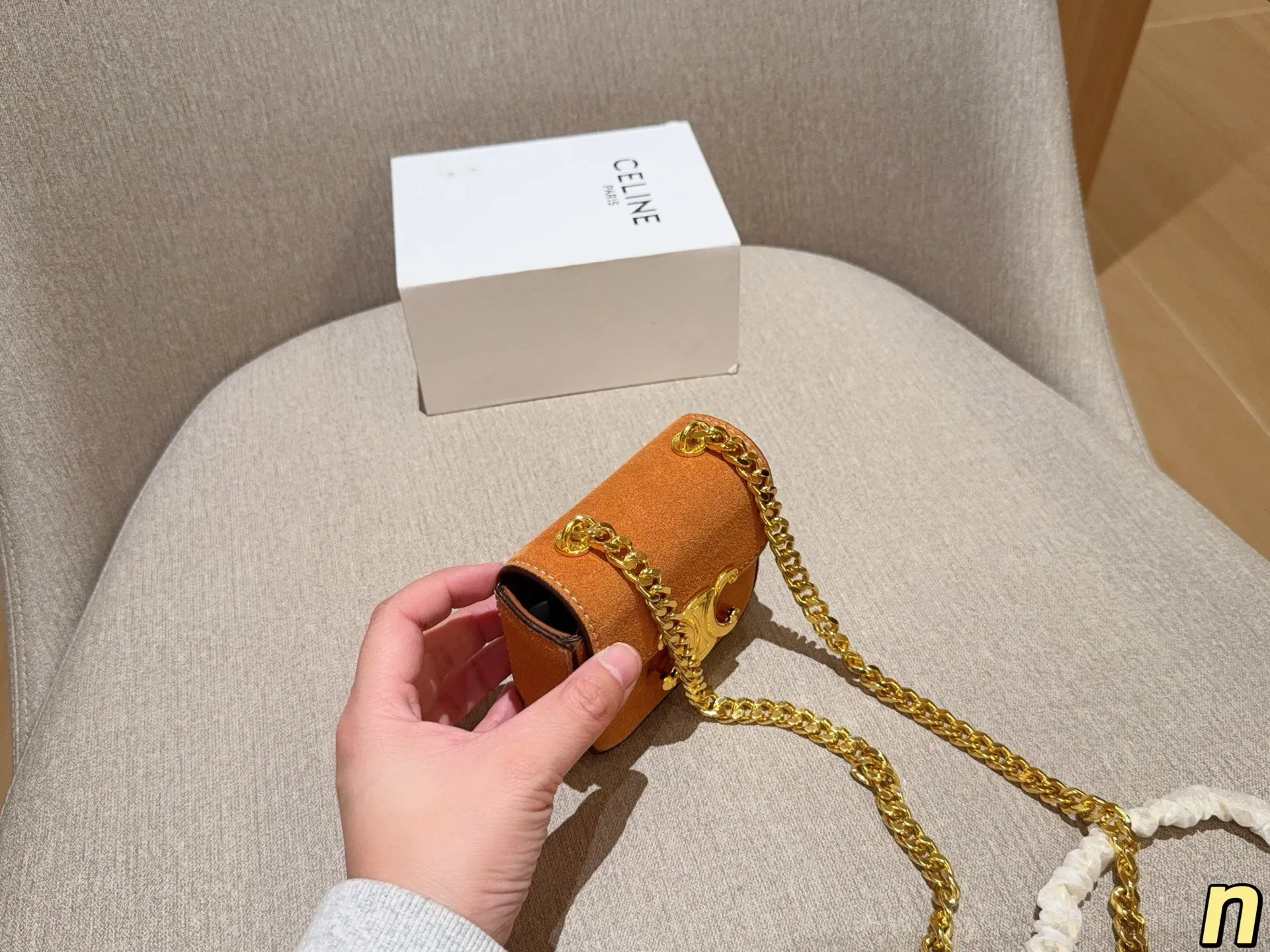 💰130 Celine/赛琳 麂皮绒凯旋门nano 斜挎包 mini链条包 尺寸:11×9×4 礼盒包装🎁