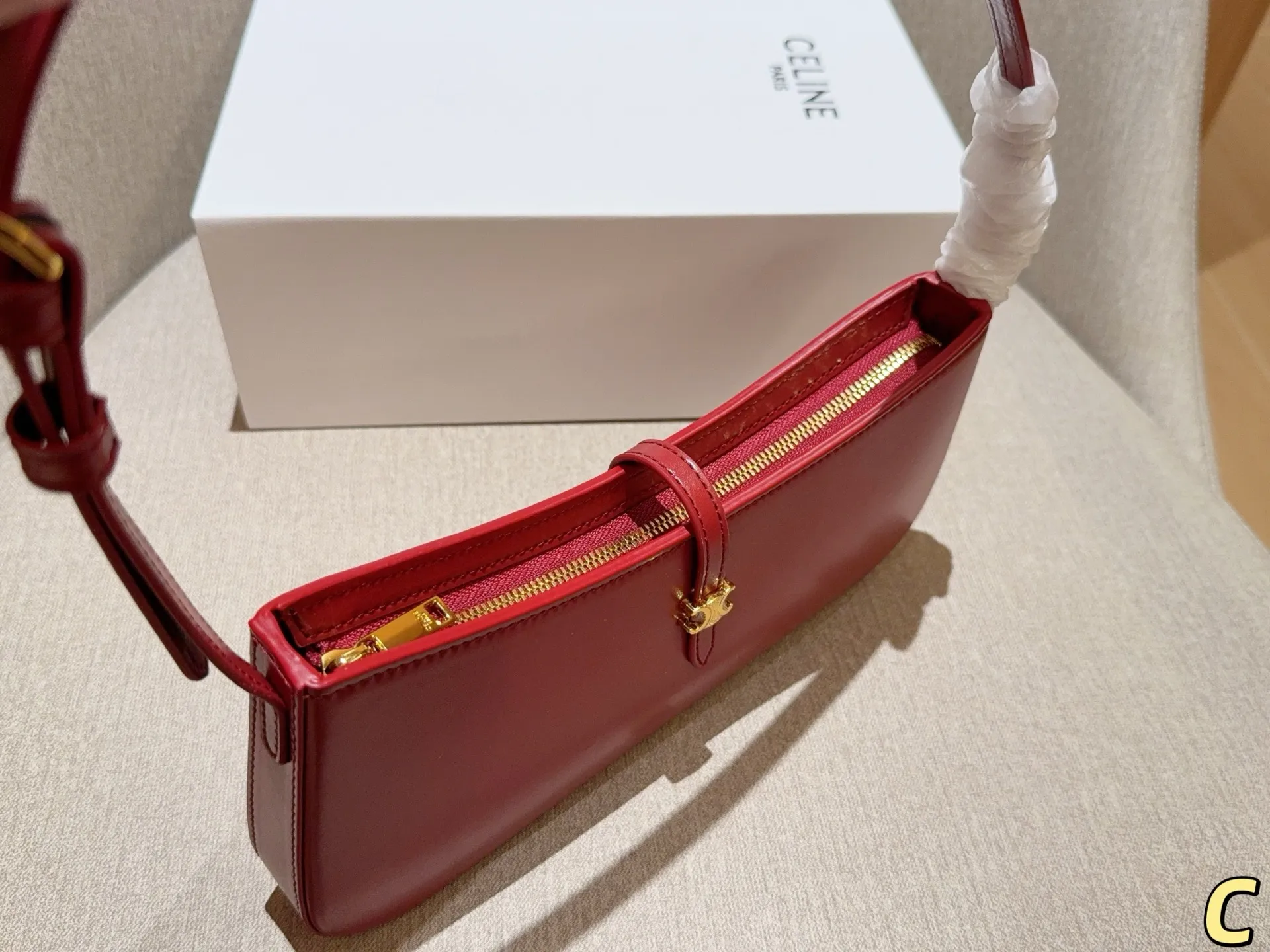 💰125 赛琳Celine 25新品TINA凯旋门腋下包 尺寸26&times;13&times;3 礼盒包装🎁