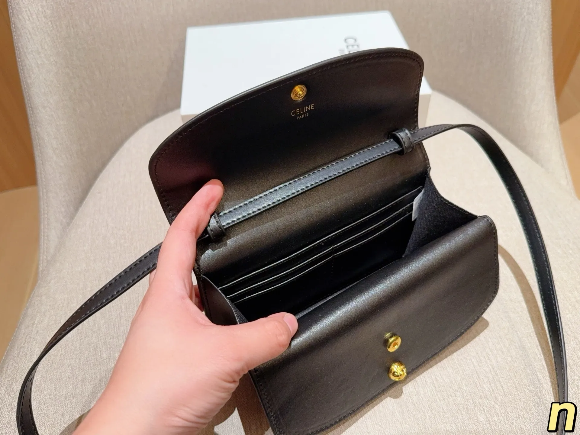 💰140 CELINE赛琳 新款双层woc斜挎信封包~ 尺寸20×13×5 礼盒包装🎁