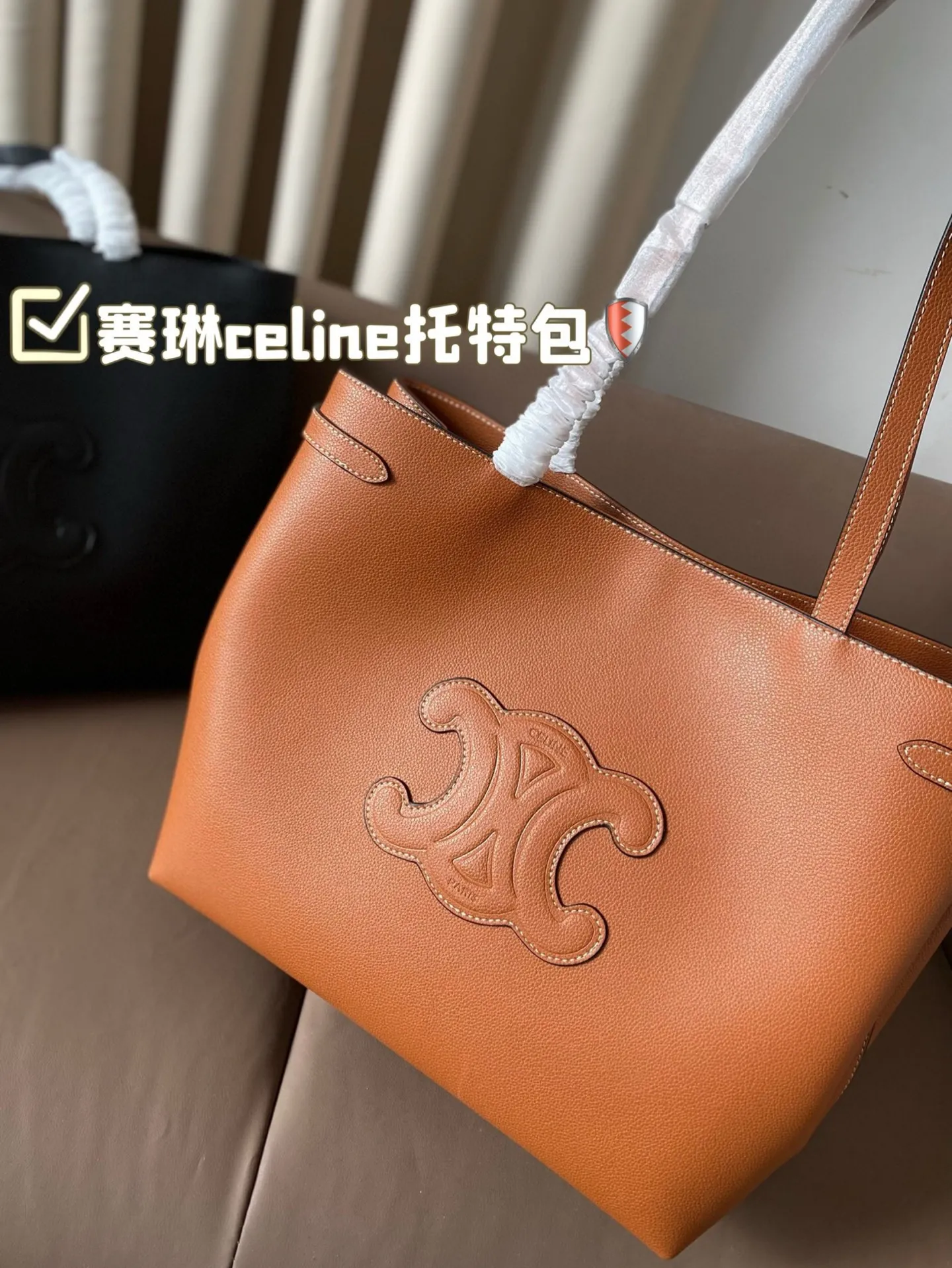 P180 赛琳celine托特包 独特设计 时尚又经典 超级百搭 上身又A又飒 尺寸: 33 30