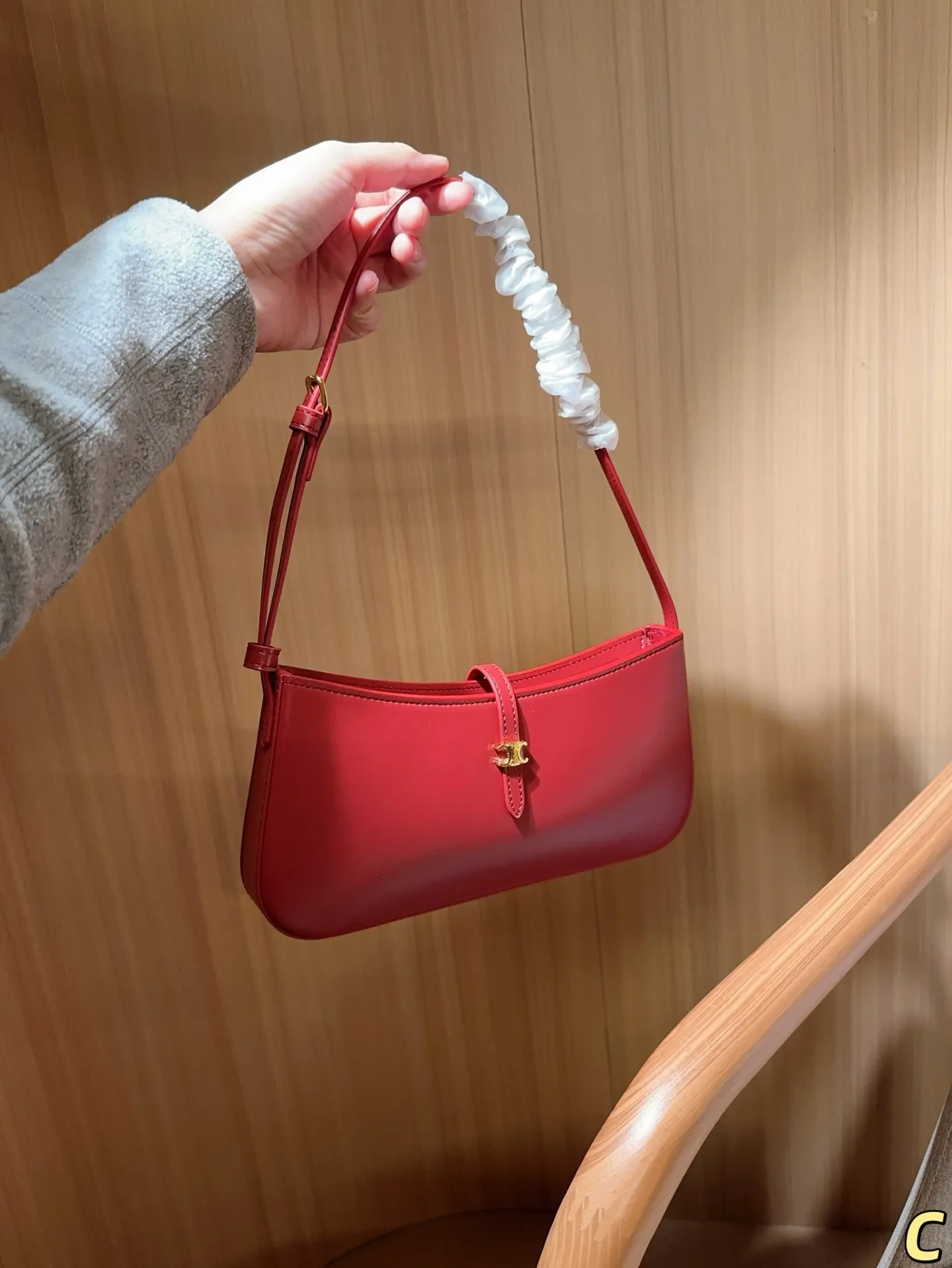 💰125 赛琳Celine 25新品TINA凯旋门腋下包 尺寸26&times;13&times;3 礼盒包装🎁