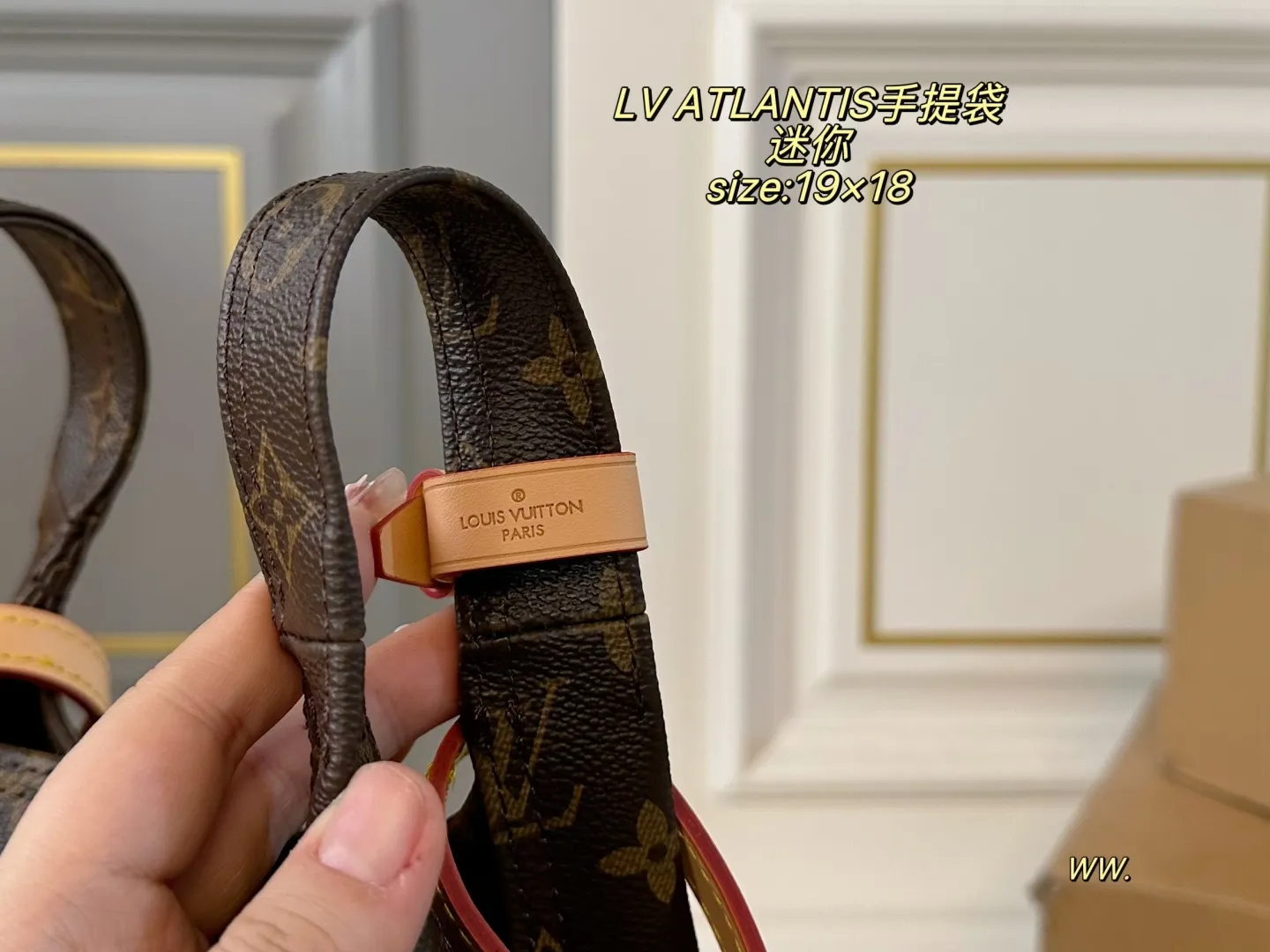 P170 迷你(折叠盒飞机盒) size:19×18 LV路易威登ATLANTIS菜篮子手提袋💕 今年的秀场款!非常🆒 小巧可爱,适合小个子女生! 自带皮肩带,可挽🉑️背~ 运动、休闲,🉑️爱气息都能搭✅