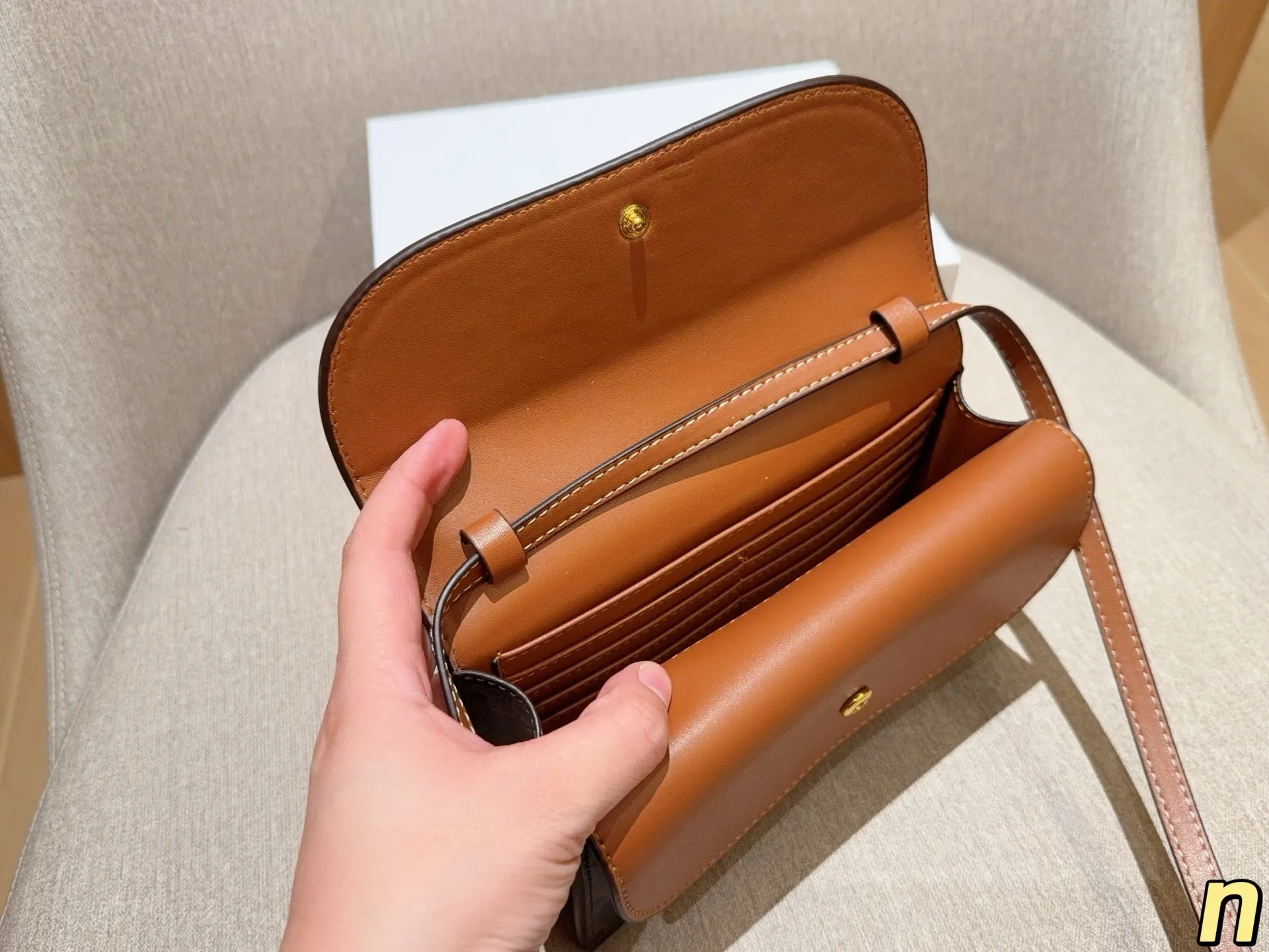 💰135 CELINE赛琳 TOILE TRIOMPHE系列经典老花斜挎手拿包 风琴包小方包信封包 尺寸20×12×6 礼盒包装🎁