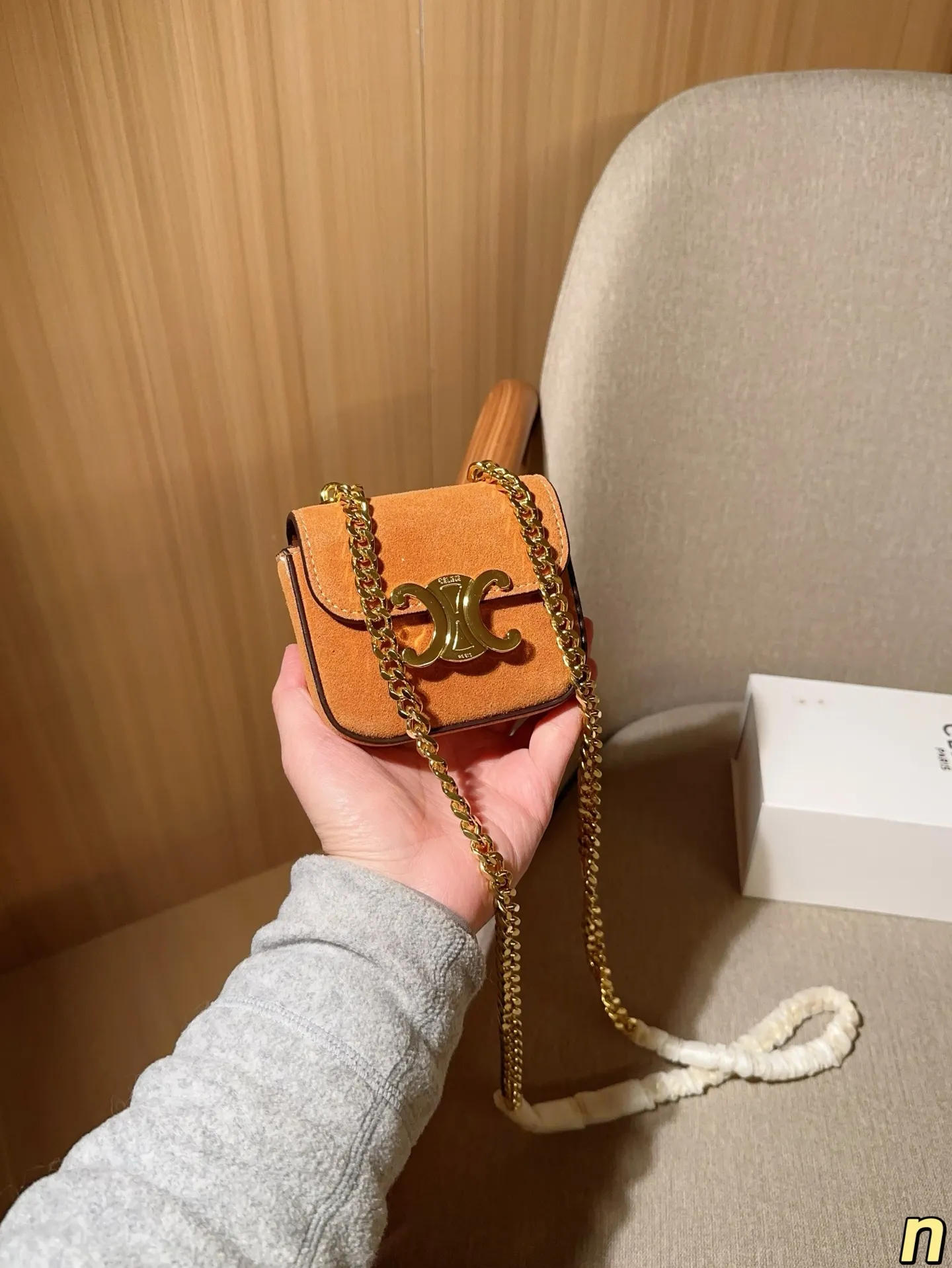 💰130 Celine/赛琳 麂皮绒凯旋门nano 斜挎包 mini链条包 尺寸:11×9×4 礼盒包装🎁