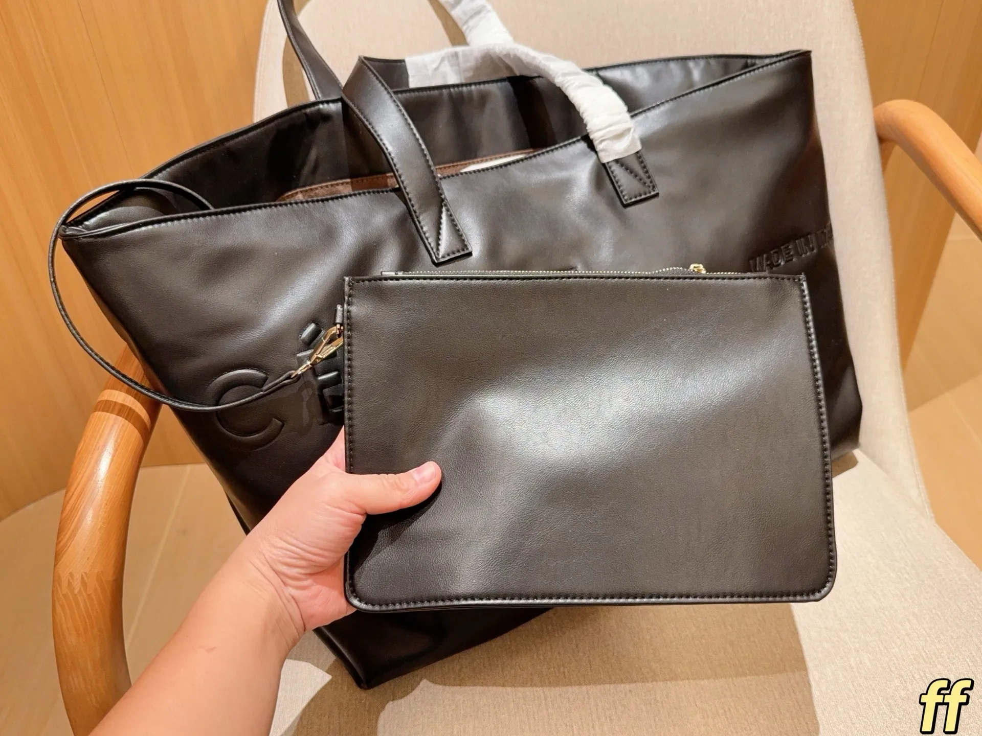 💰125 Celine赛琳 秋冬必备！单品包包超大气的购物包～托特包 尺寸46&times;34