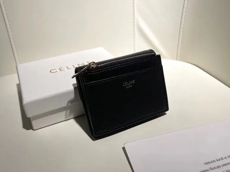 P95🎀🎀Celine 16332🎀颜色 黑色🎀尺寸 11*10*5 🎀新款凯旋门2 件套,Celine短式钱包非常炫美的一个系列,专柜同步,采用头层牛皮,精致时尚!