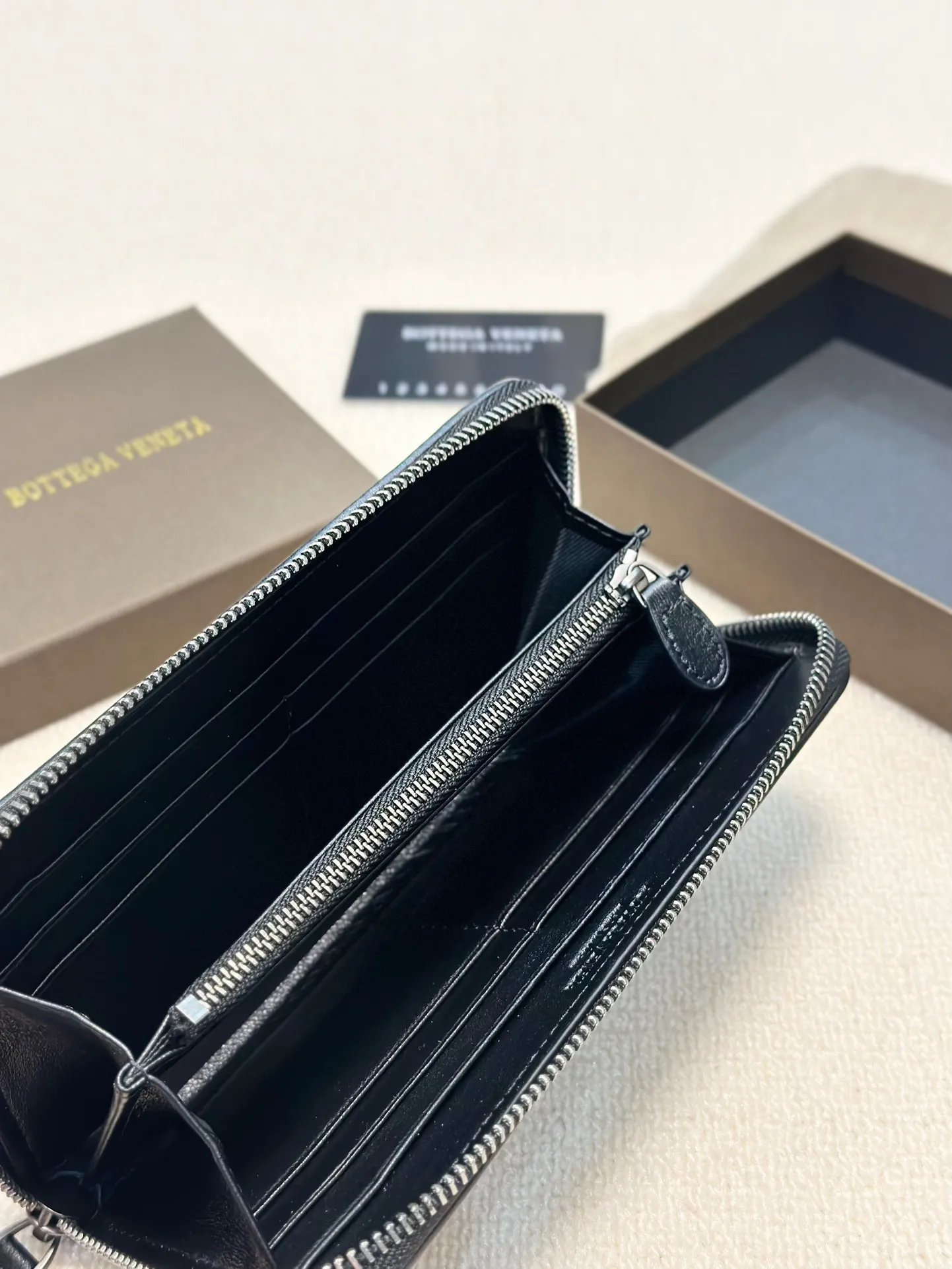 P95🎀颜色 黑🎀尺寸 20x10🎀Bv专柜款升级版🔥羊皮手感编织四季热卖款经典不过时👍超给力