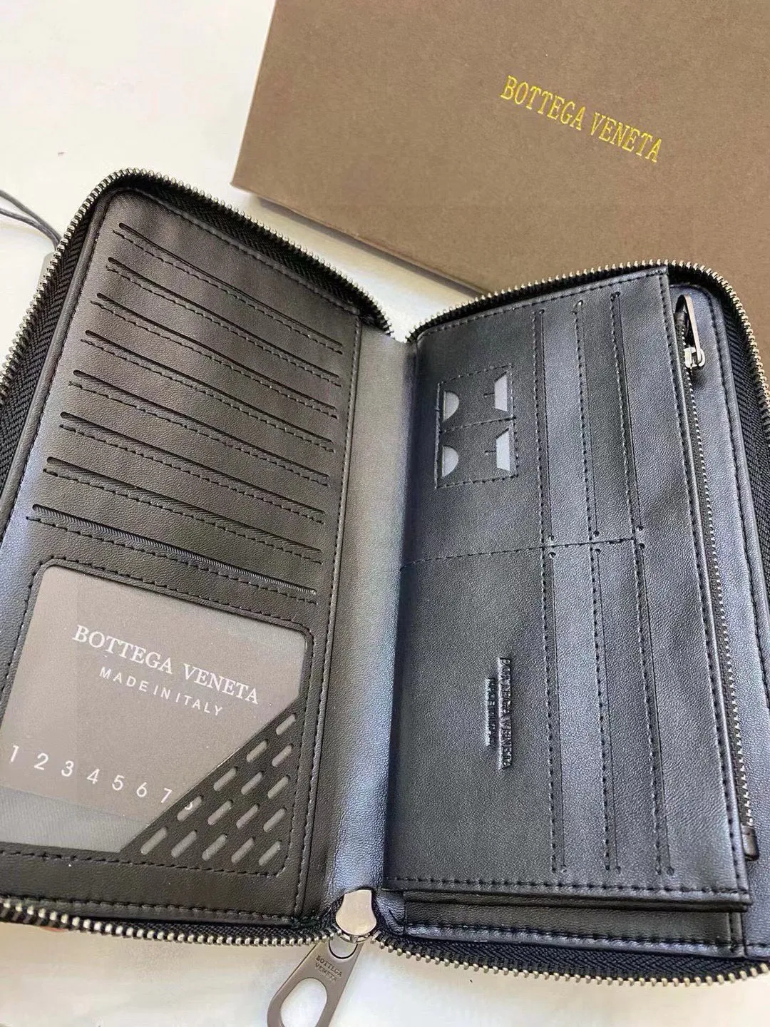 📢📢📢p110 8888Bv 专柜经典款钱包 手拿包 💕全羊皮皮 人工编织 大号手包 简单百搭 p110