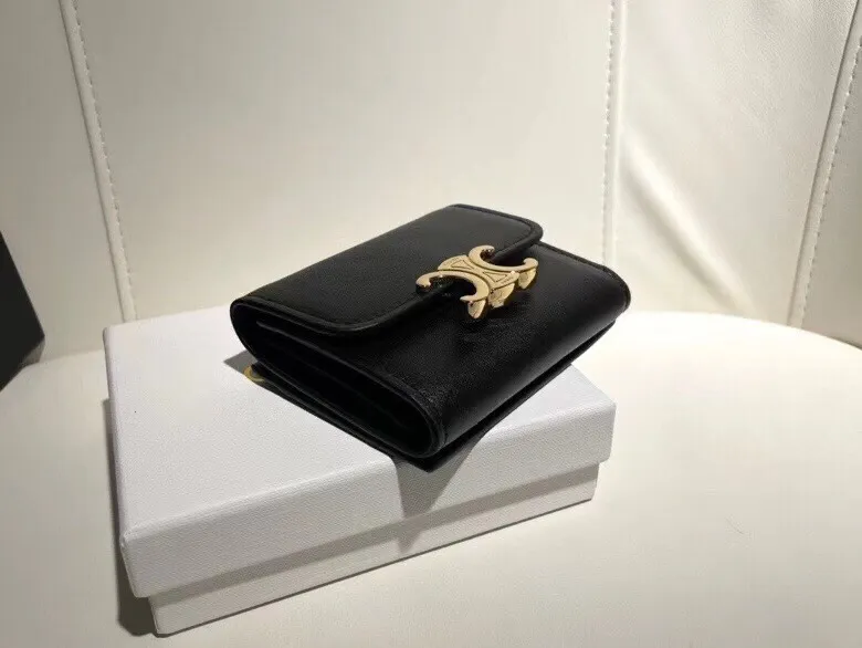 P95🎀🎀Celine 16332🎀颜色 黑色🎀尺寸 11*10*5 🎀新款凯旋门2 件套,Celine短式钱包非常炫美的一个系列,专柜同步,采用头层牛皮,精致时尚!