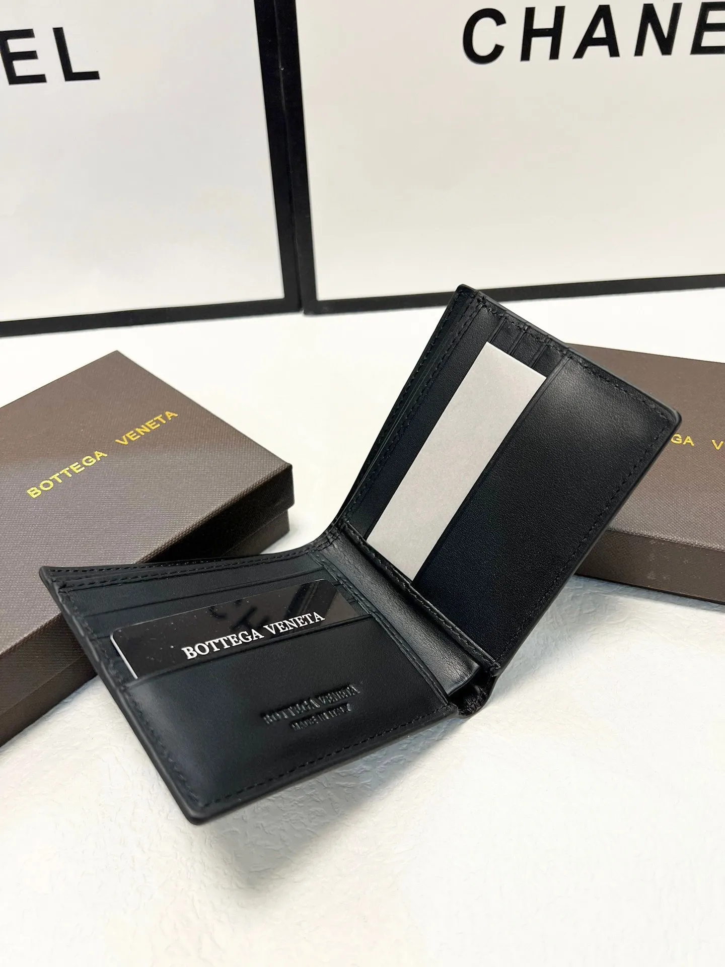 短p85长p95🎀🎀颜色 黑🎀尺寸 19x10 12x10🎀Bv专柜款💕金典牛皮短长款对折🔥一比一品质牛皮手工织编手感超赞[得意]