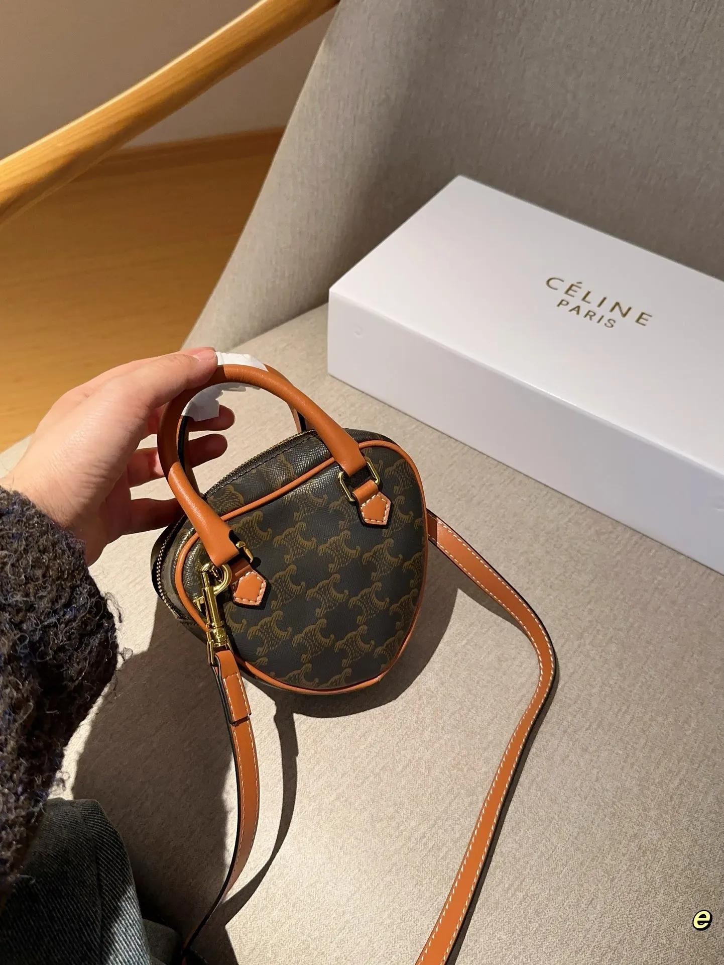 💰75 赛琳celine 复古老花迷你爱心包口红包零钱包 不🉑放手机 尺寸16&times;13 礼盒包装🎁