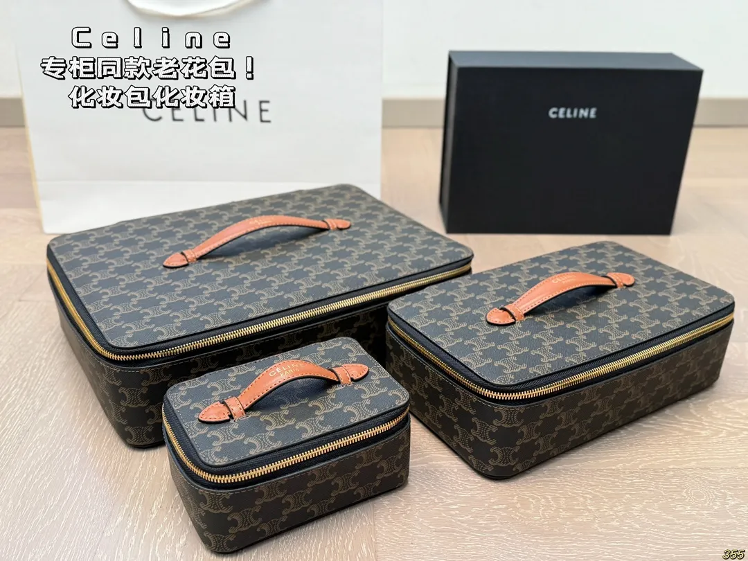 &yen;140/&yen;130/&yen;120配盒 赛琳Celine专柜同款包！化妆包化妆箱，非常可爱🐶专柜同款老花面料！经典爆款！原版五金👍高端品质！任意出入专柜毫无压力！非常实用哦！尺寸：34 24 9/27 15 8/15 10 7