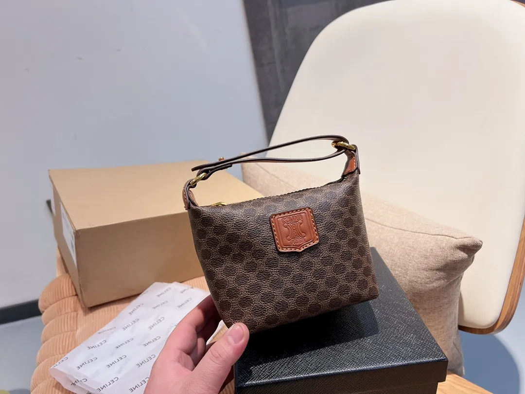 ❤️p90（礼盒包装 ）❤️ Celine 宝藏中古 饭盒包 便当包 尺寸13