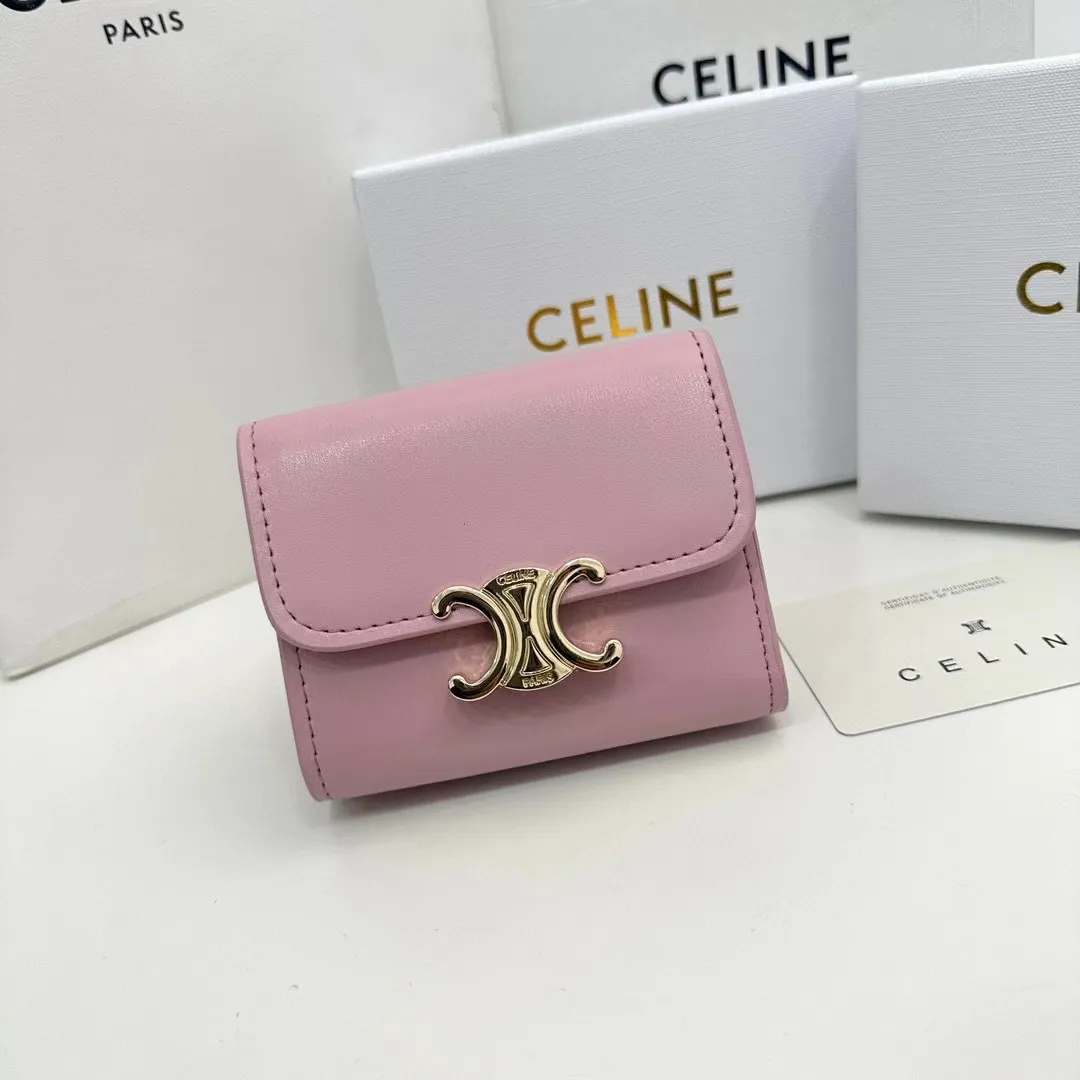 P95🎀🎀Celine 16332🎀颜色 蓝灰粉黄🎀尺寸 11*10*5 🎀新款凯旋门2 件套，Celine短式钱包非常炫美的一个系列，专柜同步，采用头层牛皮，精致时尚！