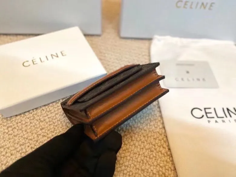 P85🎀Celine 31535🎀颜色 黑色印花🎀尺寸 10.5*9*4🎀Celine 专柜TRIOMPHE CANVAS 标志印花帆布系列 专柜同步,采用头层牛皮,精致时尚!