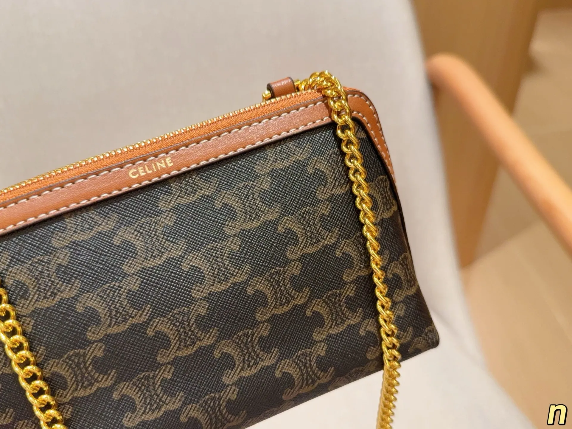 💰120 赛琳Celine 凯旋门clutch mini链条包小贝壳包 尺寸18×12×8 礼盒包装🎁