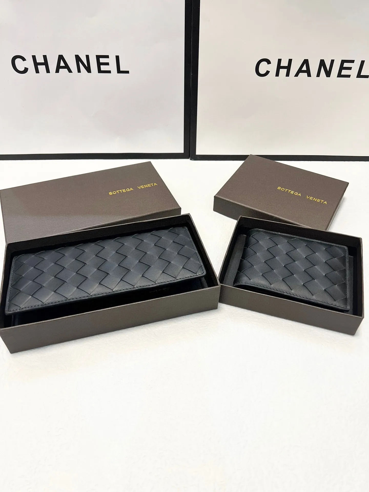 短p85长p95🎀🎀颜色 黑🎀尺寸 19x10 12x10🎀Bv专柜款💕金典牛皮短长款对折🔥一比一品质牛皮手工织编手感超赞[得意]