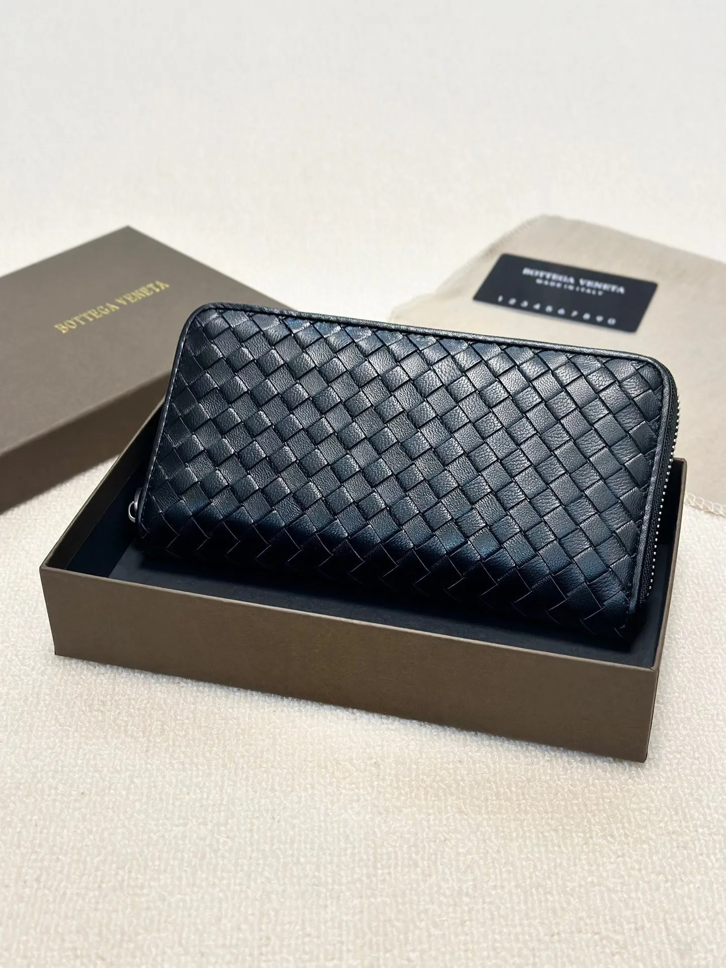 P95🎀颜色 黑🎀尺寸 20x10🎀Bv专柜款升级版🔥羊皮手感编织四季热卖款经典不过时👍超给力