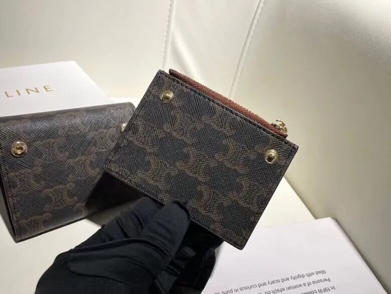 🎀🎀Celine 16331🎀颜色 黑色印花🎀尺寸:11*10*5 🎀新款凯旋门2 件套,Celine短式钱包非常炫美的一个系列,专柜同步,采用头层牛皮,精致时尚!p95