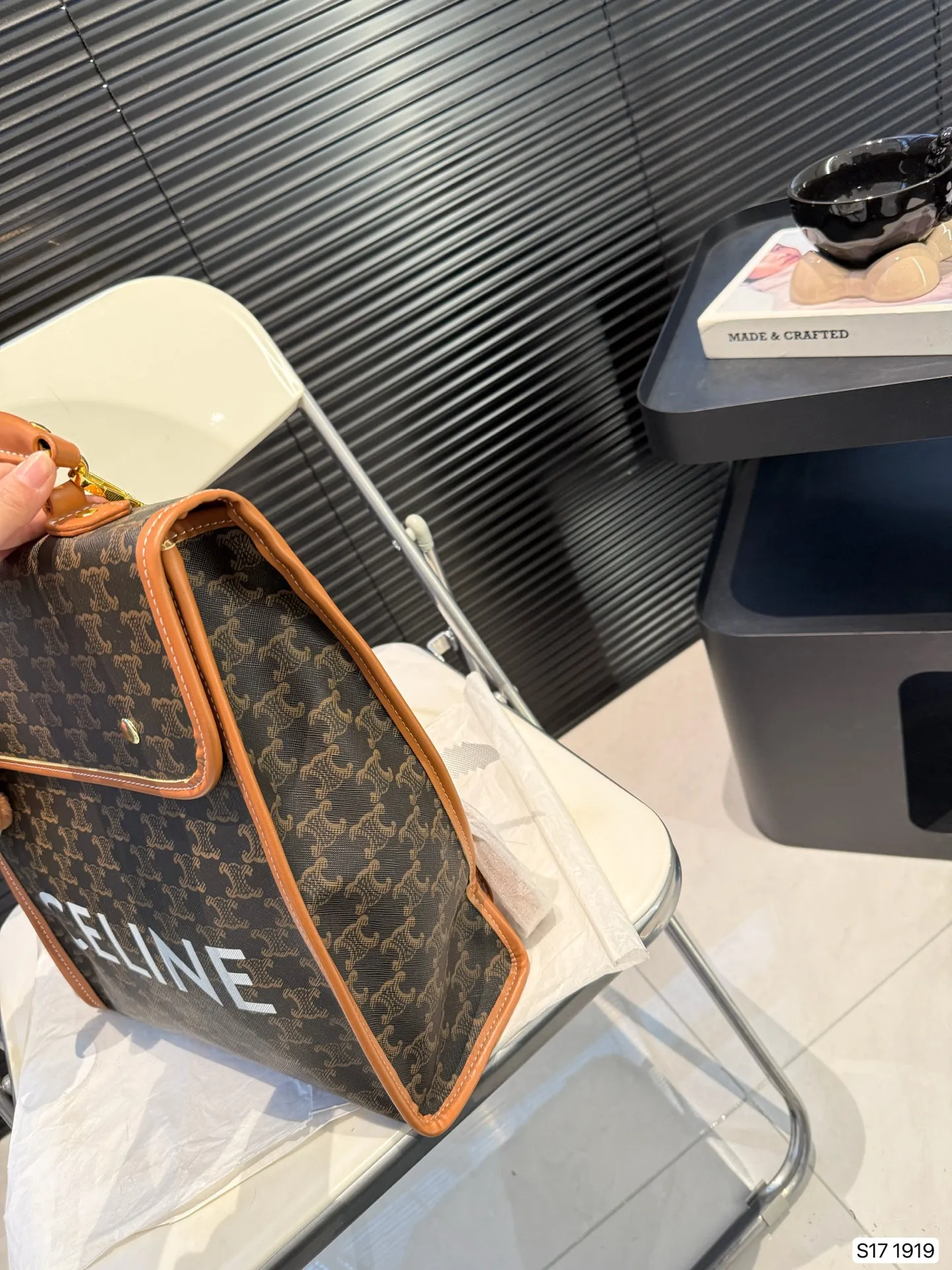 P135 赛琳双肩包 简单百搭 颜值高 日常出街首选 潮酷时尚女孩必入款 尺寸:30 32 货号1919