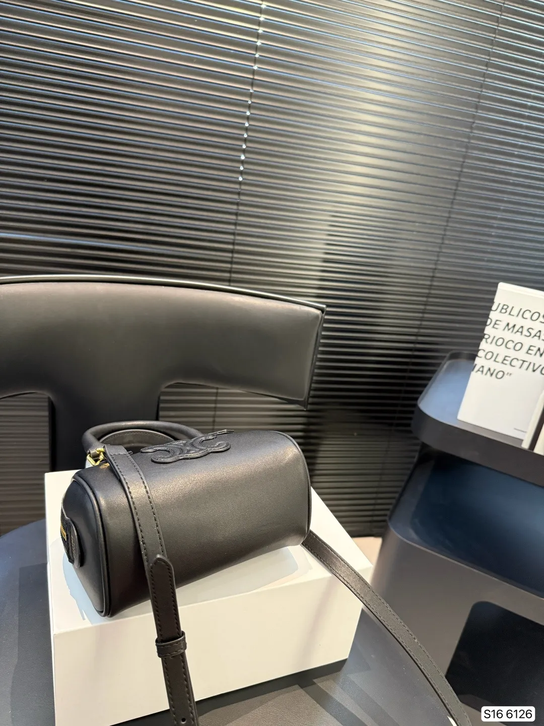 P130 配折叠盒子 赛琳枕头包 超级可爱的家族~ 可可爱爱的波士顿,适合每一个小女生,亲子包也完全ok~ 尺寸:16 11 货号6126