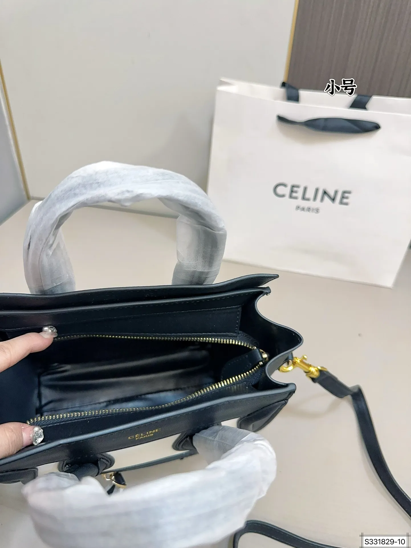 大号💰145⚠️尺寸27 27 小号💰135⚠️尺寸22 21 赛琳笑脸包 手感软糯 百搭休闲 可手拎 可斜挎 集美必备 简洁优雅