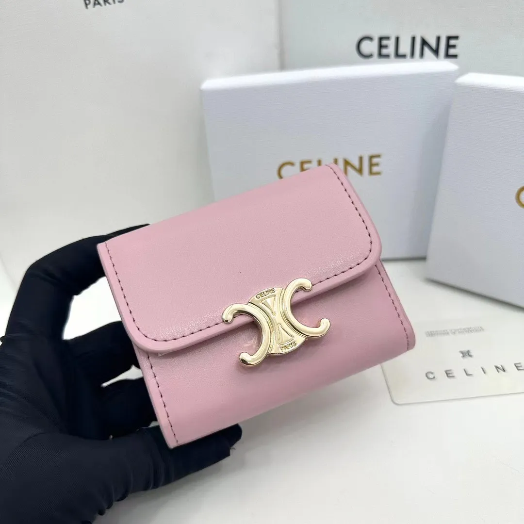 P95🎀🎀Celine 16332🎀颜色 蓝灰粉黄🎀尺寸 11*10*5 🎀新款凯旋门2 件套，Celine短式钱包非常炫美的一个系列，专柜同步，采用头层牛皮，精致时尚！