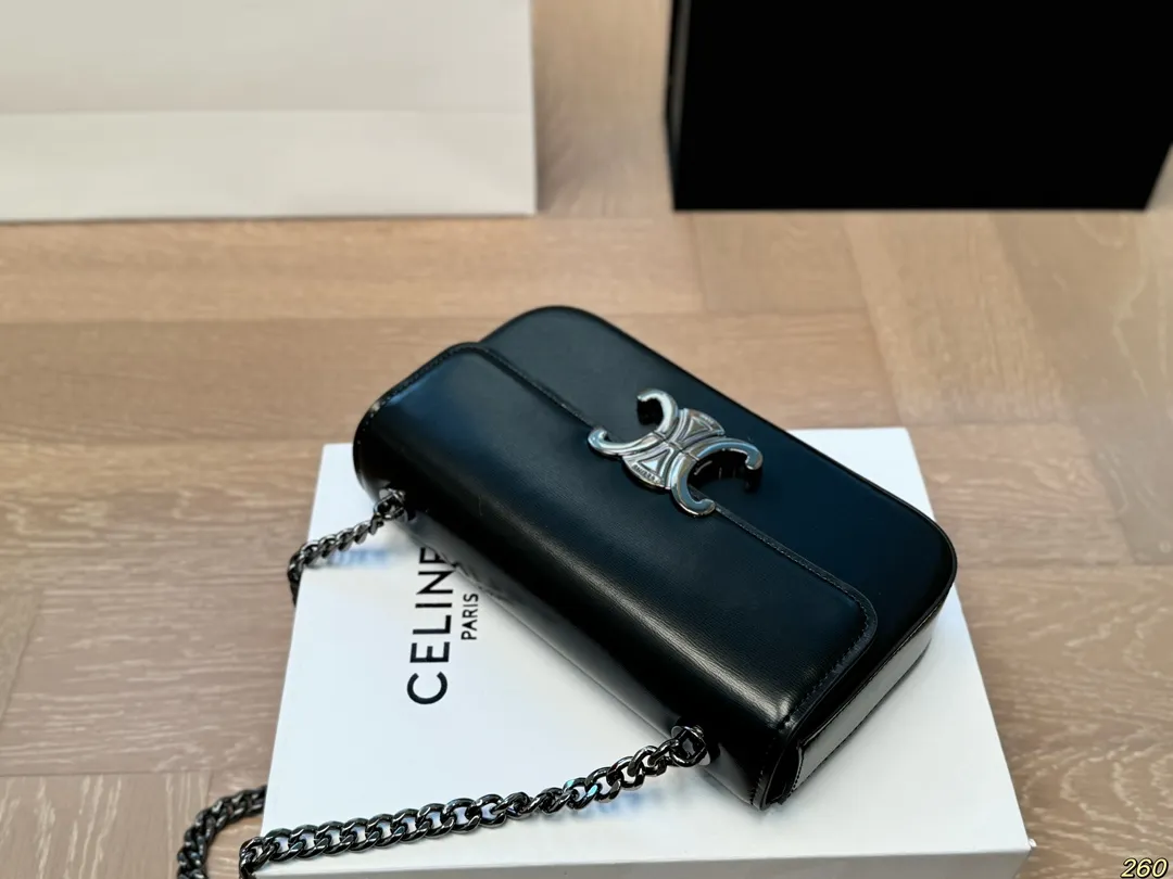 &yen;155折叠盒 赛琳 凯旋门腋下包 Celine满足日常所有需求 简直能装下整个世界 出门旅行非常方便 时髦感满满 尺寸20 11