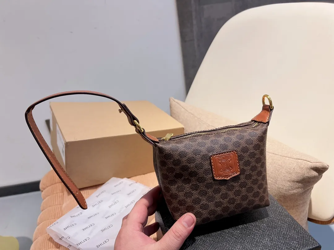 ❤️p90(礼盒包装 )❤️ Celine 宝藏中古 饭盒包 便当包 尺寸13