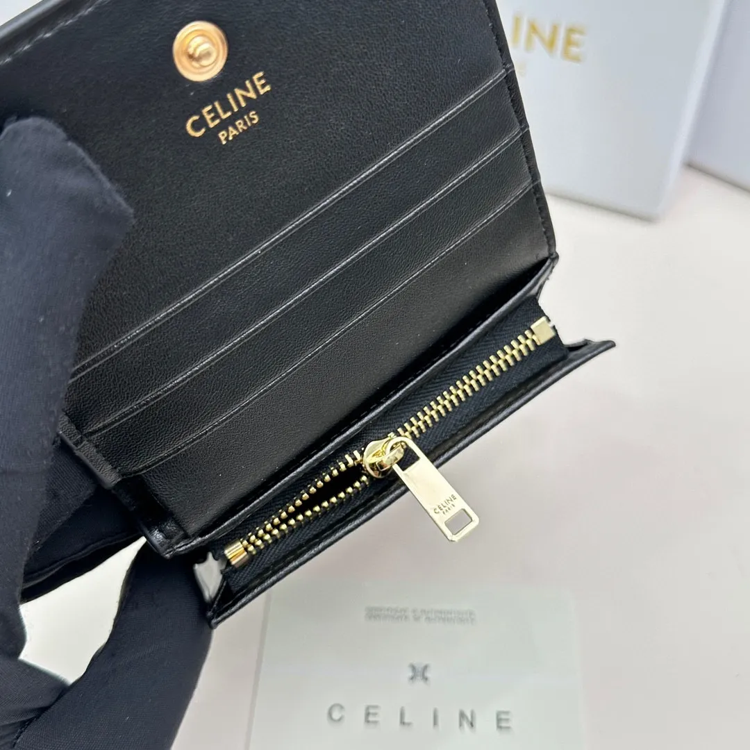 P85🎀Celine 3510🎀颜色 黑色 鹅黄 灰色 🎀尺寸：11*9*3🎀Celine官网最新款！短式钱包非常炫美的一个系列，专柜同步，采用头层牛皮，精致时尚！