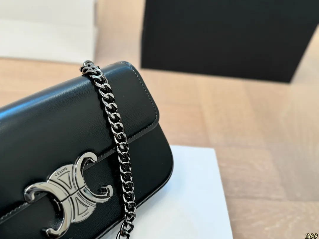 ¥155折叠盒 赛琳 凯旋门腋下包 Celine满足日常所有需求 简直能装下整个世界 出门旅行非常方便 时髦感满满 尺寸20 11