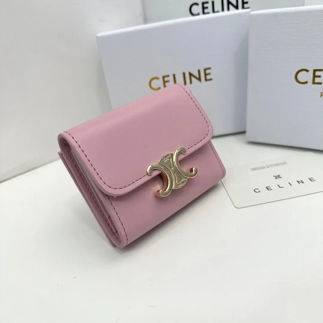P95🎀🎀Celine 16332🎀颜色 蓝灰粉黄🎀尺寸 11*10*5 🎀新款凯旋门2 件套，Celine短式钱包非常炫美的一个系列，专柜同步，采用头层牛皮，精致时尚！