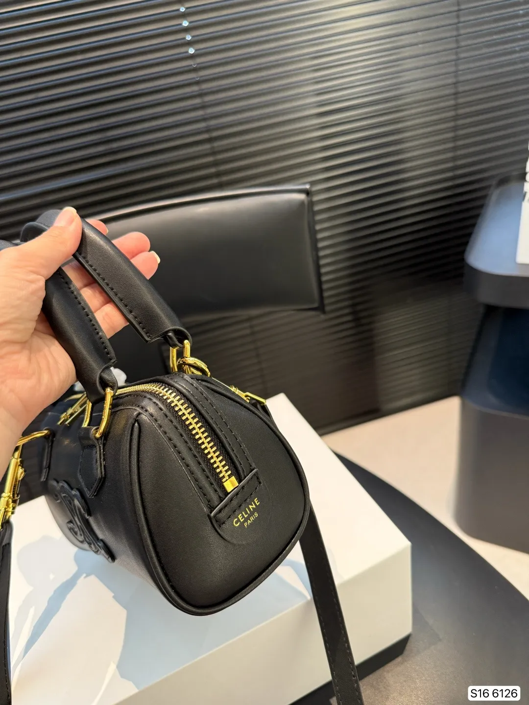 P130 配折叠盒子 赛琳枕头包 超级可爱的家族~ 可可爱爱的波士顿,适合每一个小女生,亲子包也完全ok~ 尺寸:16 11 货号6126