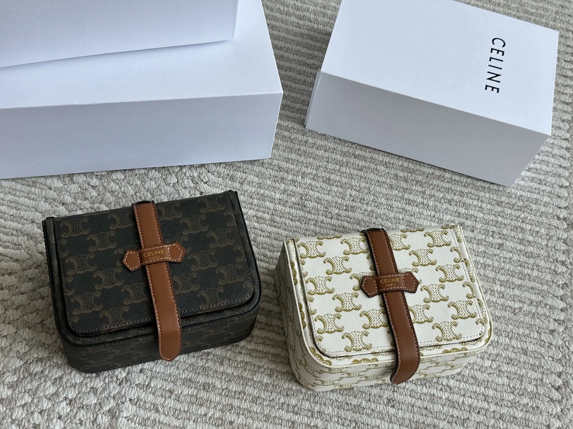 💰 330 配盒 celine的实用单品!老花首饰盒 收纳能力超级强戒指耳钉 手镯项链都有可以放的区域首饰很多也能一目了然的找到想带的款 材质我也很喜欢不是很容易积灰外面随便擦 尺寸 16 12cm