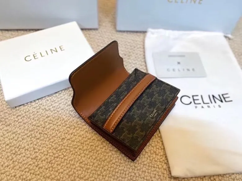 P85🎀Celine 31535🎀颜色 黑色印花🎀尺寸 10.5*9*4🎀Celine 专柜TRIOMPHE CANVAS 标志印花帆布系列 专柜同步,采用头层牛皮,精致时尚!