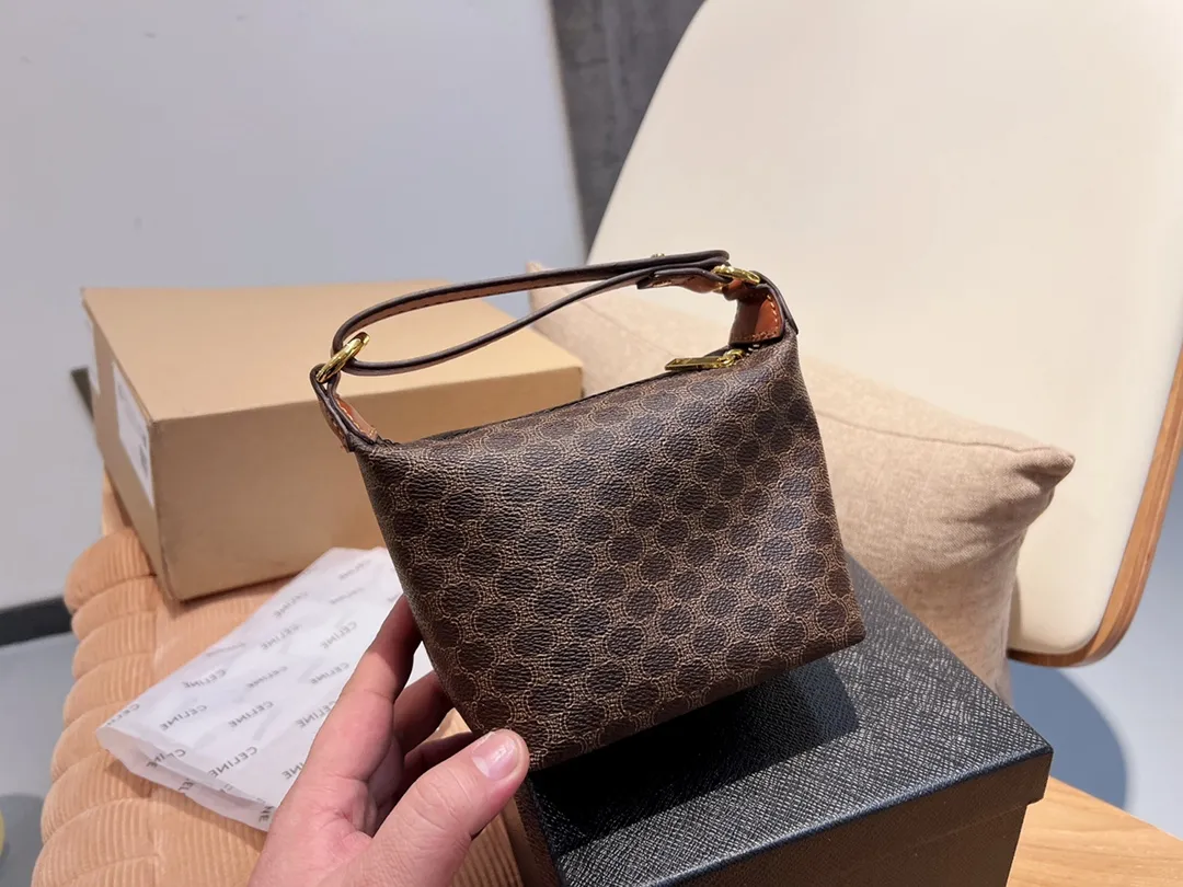 ❤️p90(礼盒包装 )❤️ Celine 宝藏中古 饭盒包 便当包 尺寸13