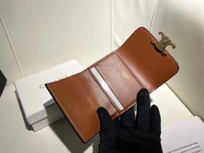 🎀🎀Celine 16331🎀颜色 黑色印花🎀尺寸:11*10*5 🎀新款凯旋门2 件套,Celine短式钱包非常炫美的一个系列,专柜同步,采用头层牛皮,精致时尚!p95