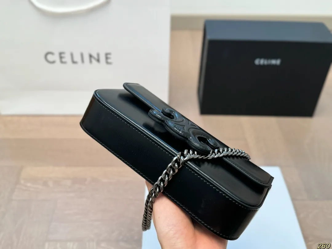 &yen;155折叠盒 赛琳 凯旋门腋下包 Celine满足日常所有需求 简直能装下整个世界 出门旅行非常方便 时髦感满满 尺寸20 11