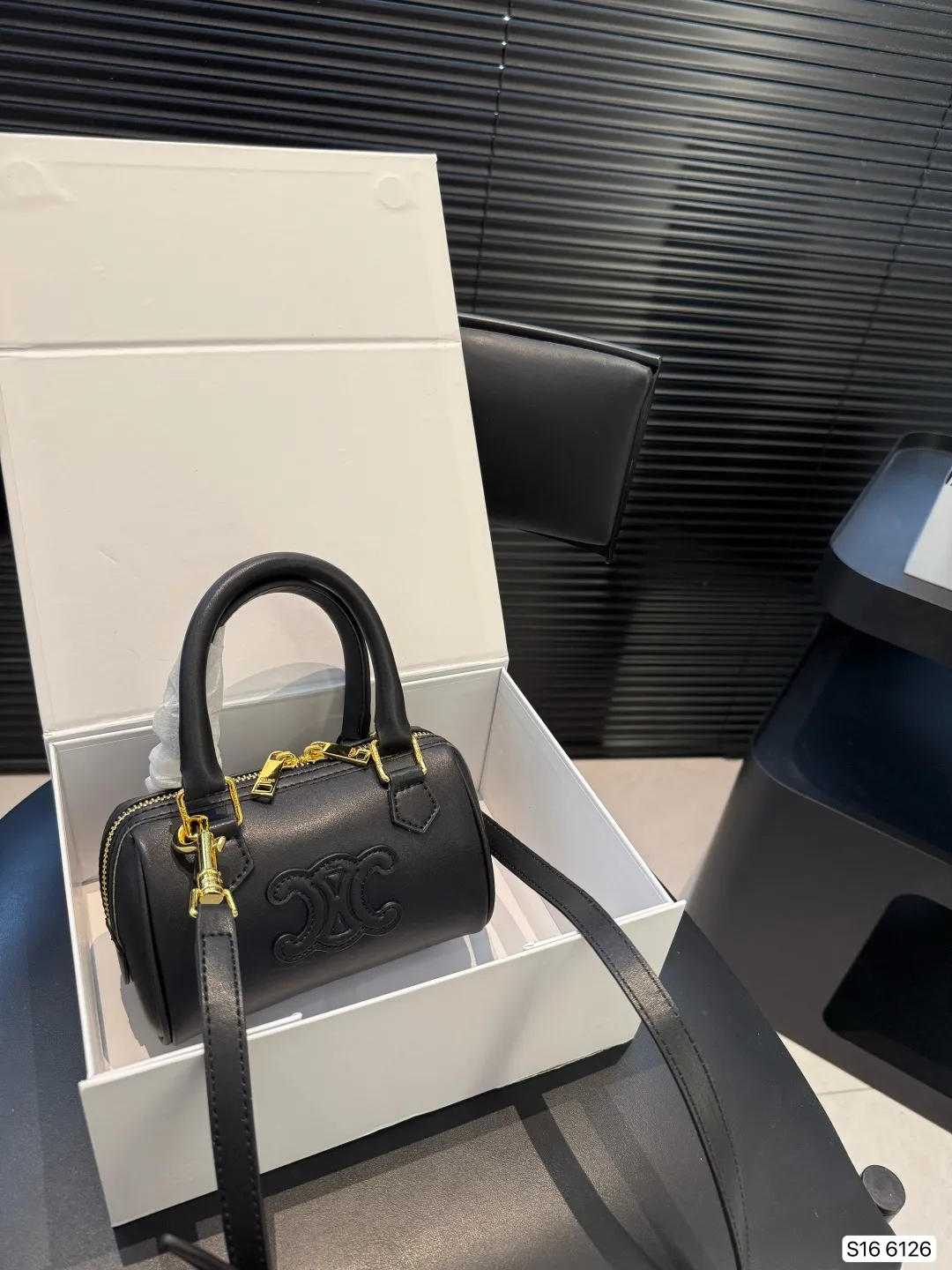 P130 配折叠盒子 赛琳枕头包 超级可爱的家族~ 可可爱爱的波士顿，适合每一个小女生，亲子包也完全ok~ 尺寸：16 11 货号6126