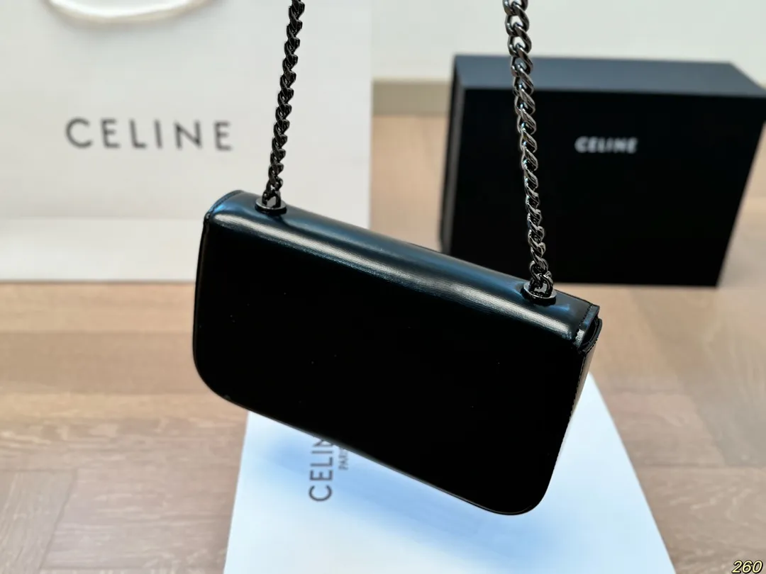 ¥155折叠盒 赛琳 凯旋门腋下包 Celine满足日常所有需求 简直能装下整个世界 出门旅行非常方便 时髦感满满 尺寸20 11