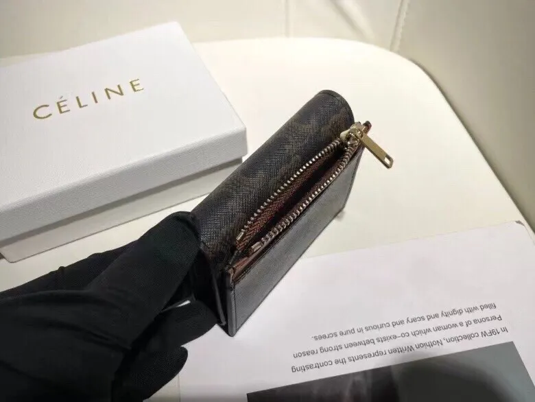 🎀🎀Celine 16331🎀颜色 黑色印花🎀尺寸:11*10*5 🎀新款凯旋门2 件套,Celine短式钱包非常炫美的一个系列,专柜同步,采用头层牛皮,精致时尚!p95