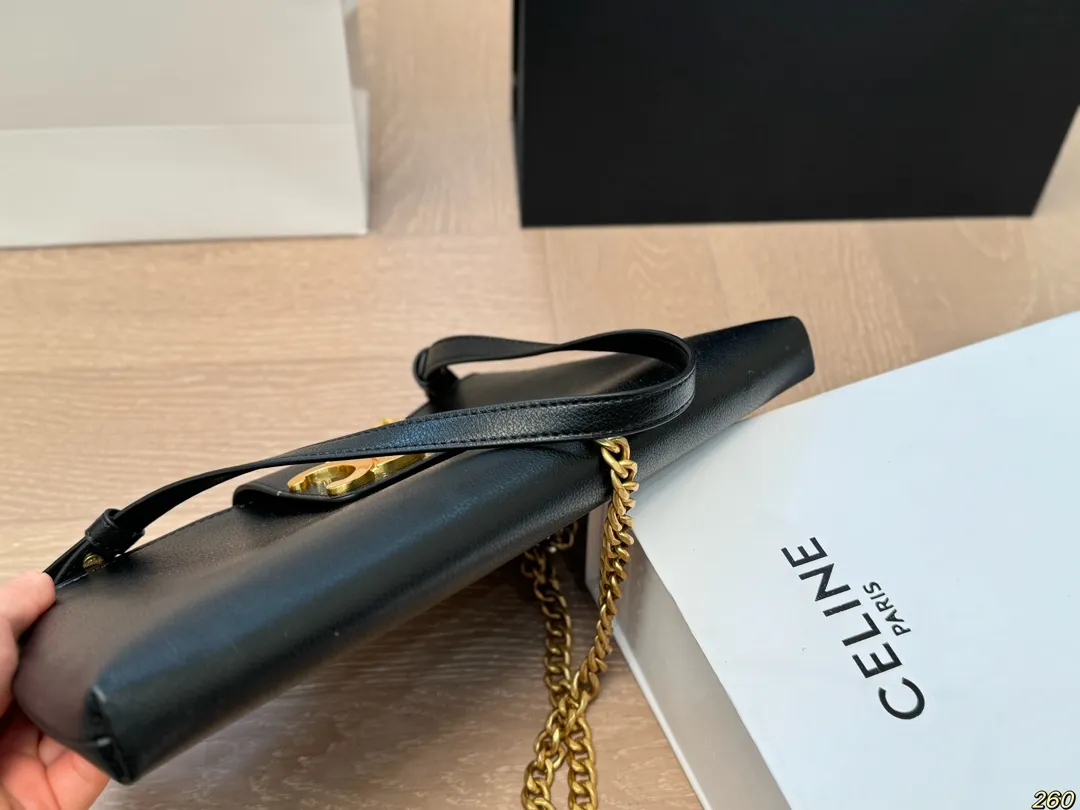 &yen;150折叠盒 Celine赛琳腋下包 满满的设计感 复古中透露着优雅 超级高级的配色 实物绝对惊艳到你 尺寸 30 15