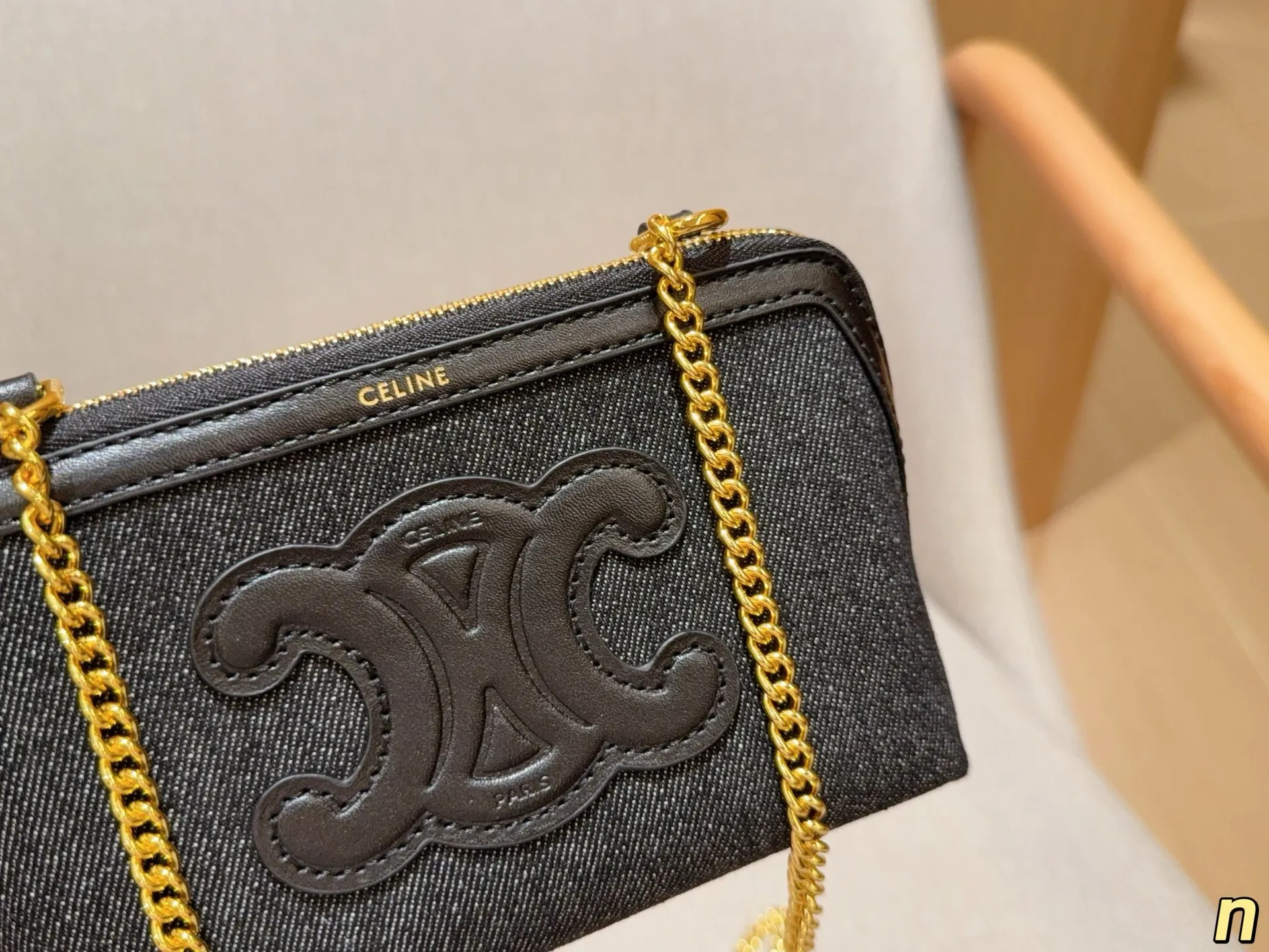 💰120 赛琳Celine 凯旋门clutch mini链条包牛仔小贝壳包 尺寸18&times;12&times;8 礼盒包装🎁
