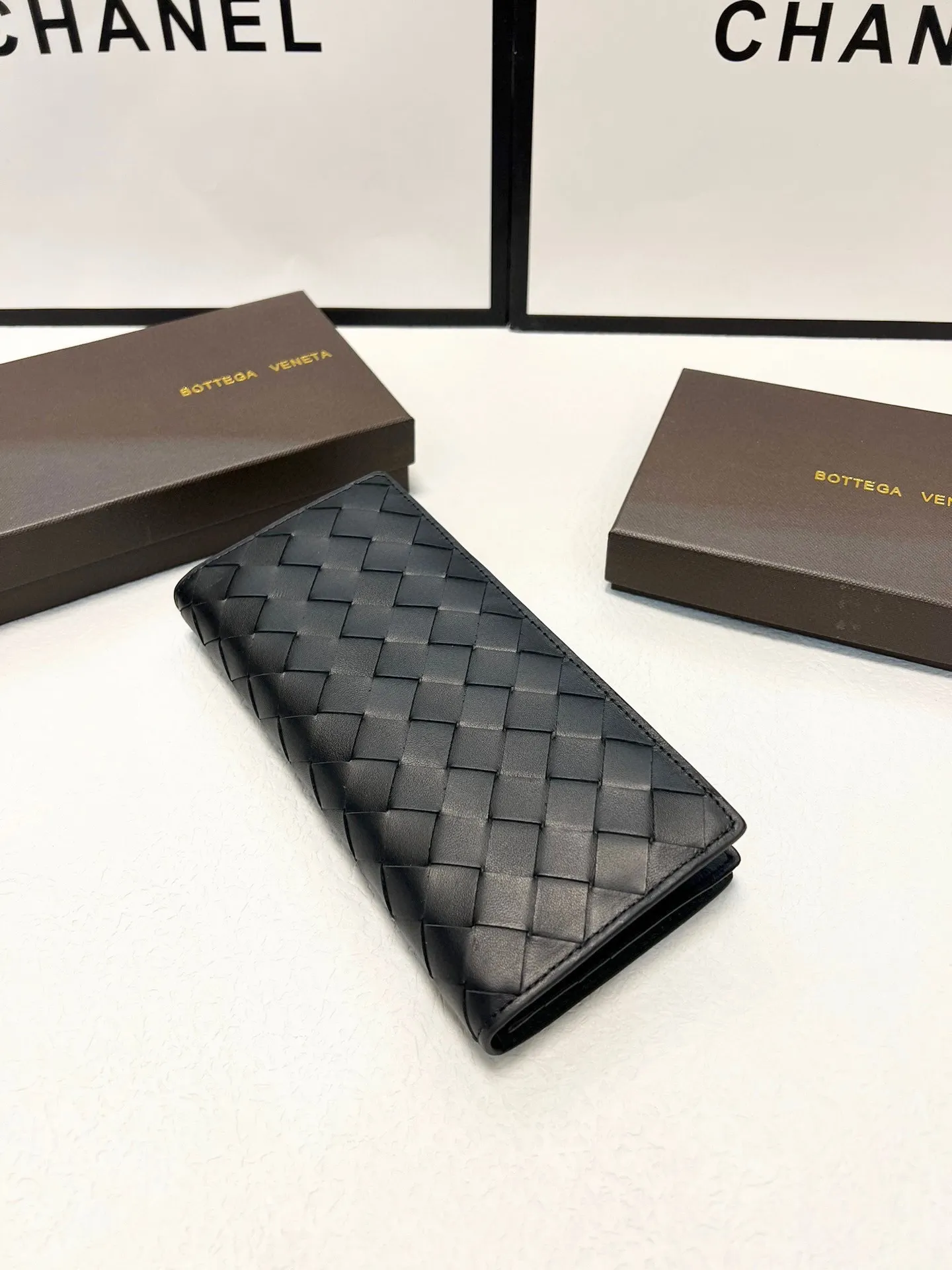 短p85长p95🎀🎀颜色 黑🎀尺寸 19x10 12x10🎀Bv专柜款💕金典牛皮短长款对折🔥一比一品质牛皮手工织编手感超赞[得意]