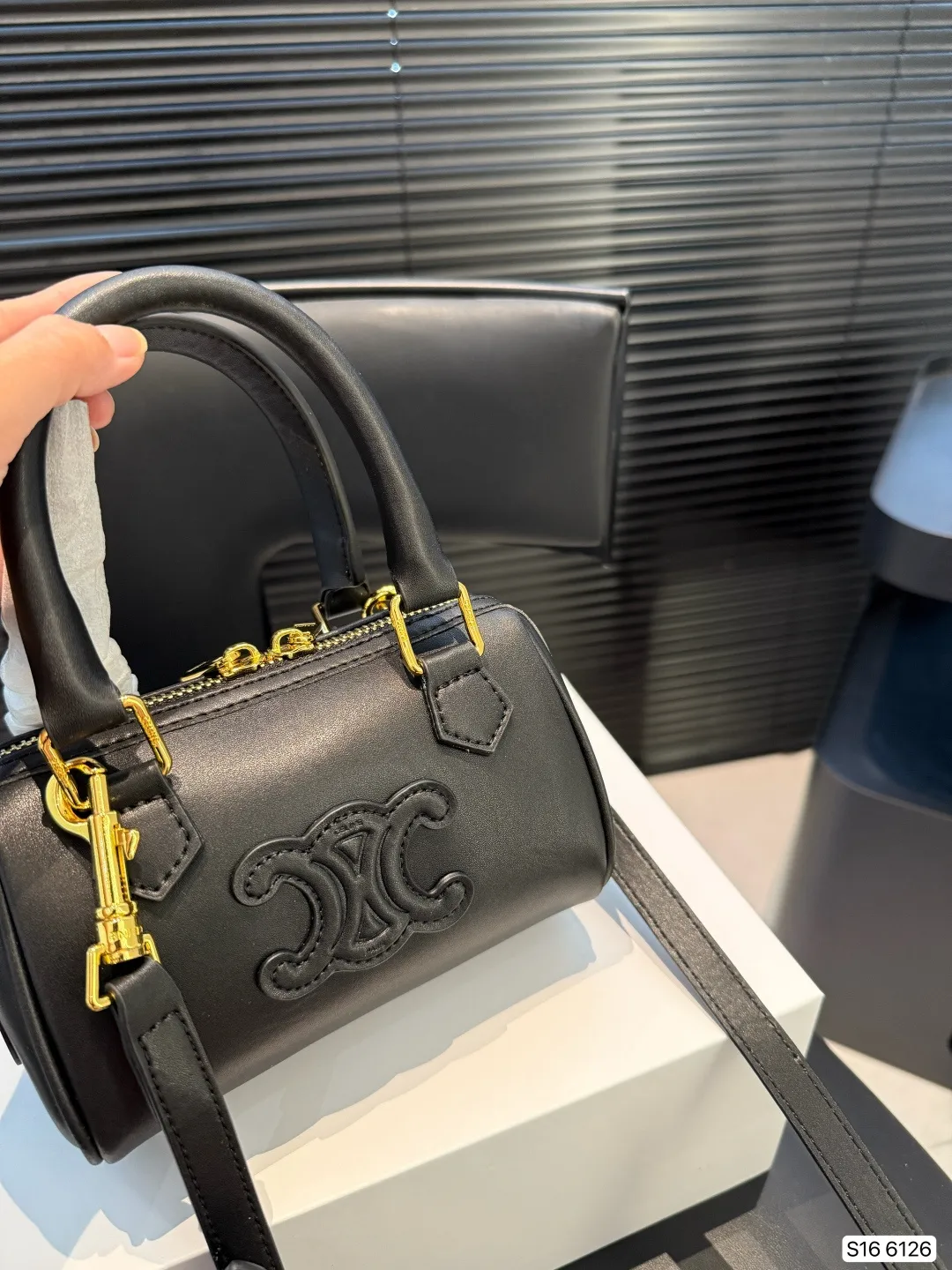 P130 配折叠盒子 赛琳枕头包 超级可爱的家族~ 可可爱爱的波士顿,适合每一个小女生,亲子包也完全ok~ 尺寸:16 11 货号6126