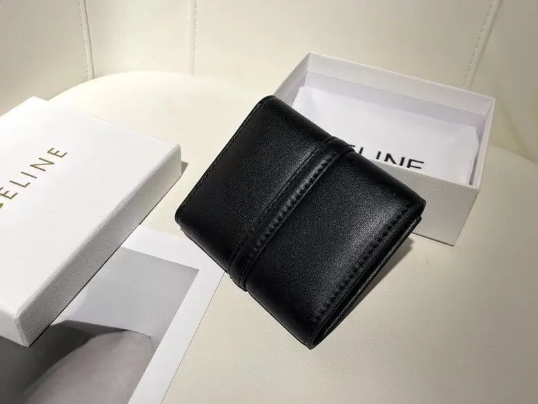 🎀Celine 10523🎀颜色 黑色🎀尺寸 11*10*5 🎀Celine短式钱包非常炫美的一个系列,专柜同步,采用头层牛皮,精致时尚!p95